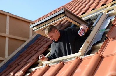 Pose de fenêtres de toit Velux à Romestaing